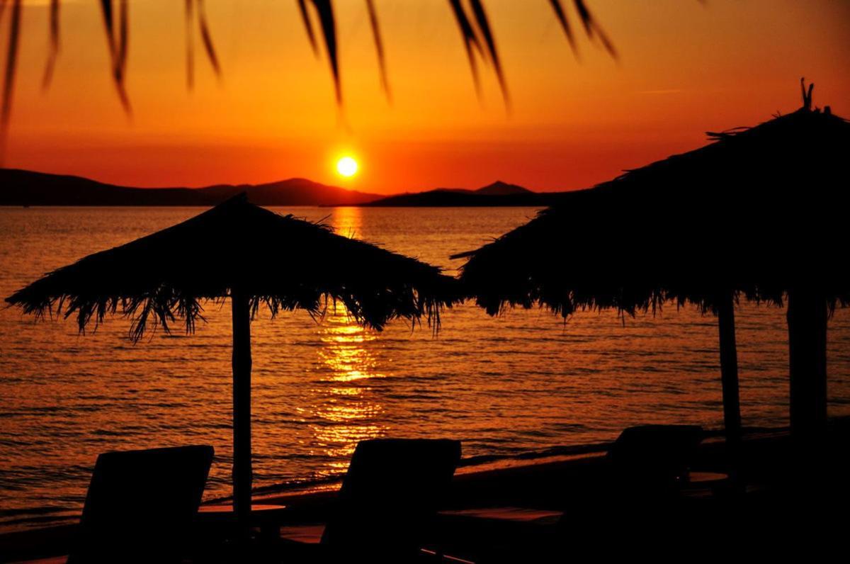 Sunday Luxury Suites Agia Anna  Екстер'єр фото