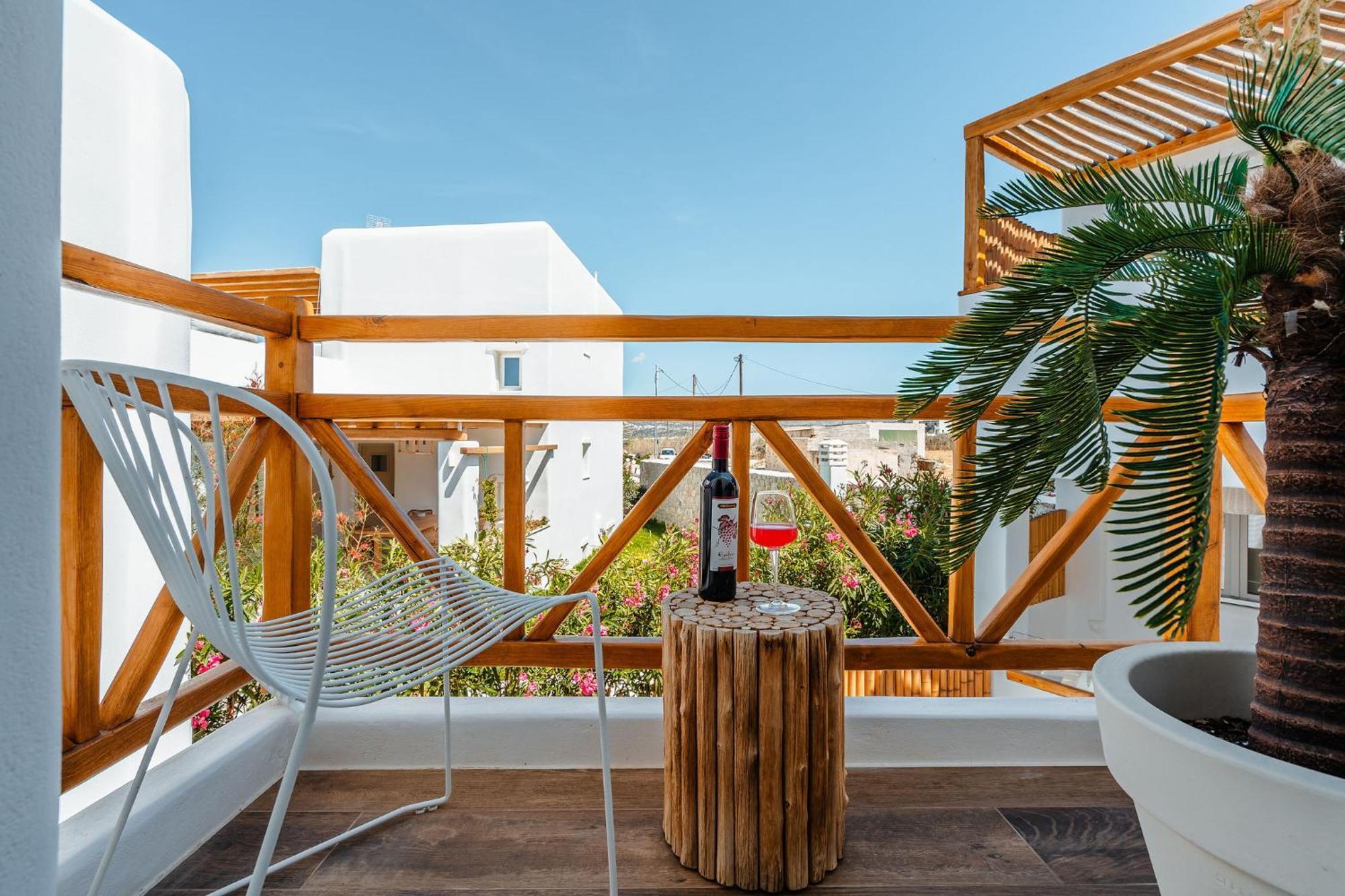 Sunday Luxury Suites Agia Anna  Екстер'єр фото