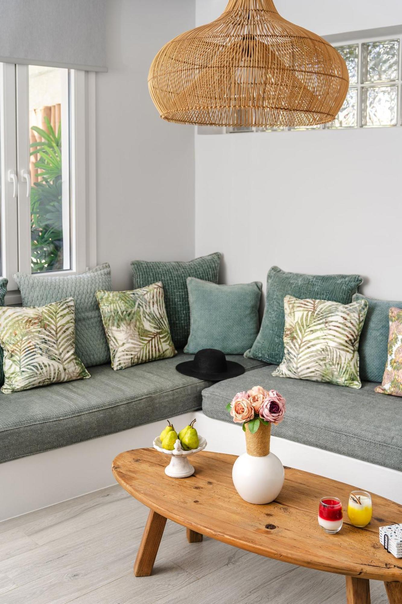 Sunday Luxury Suites Agia Anna  Екстер'єр фото